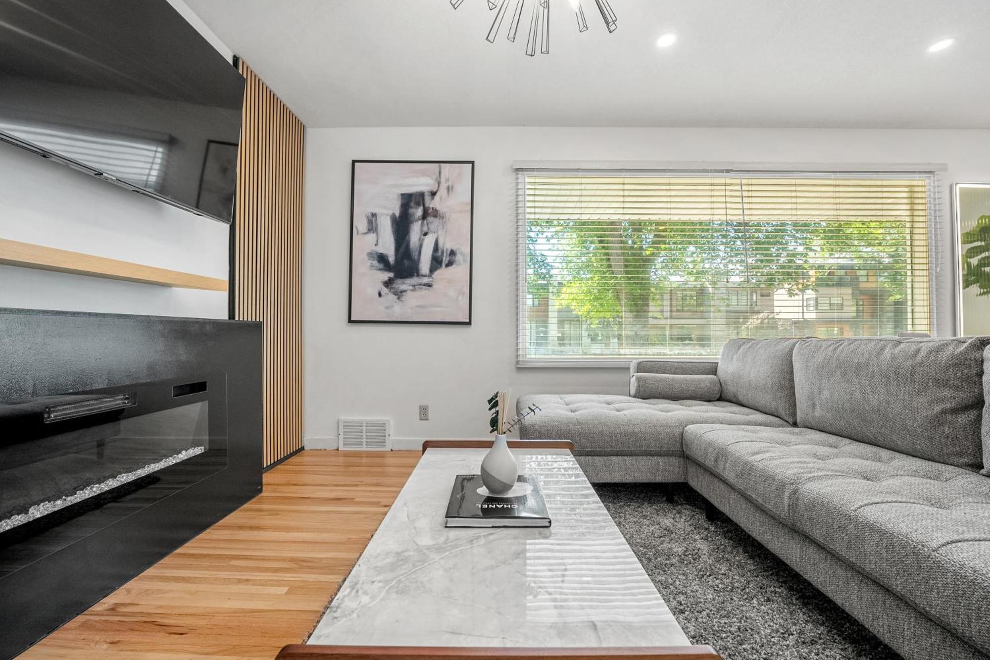 3bd Luxury Home, Steps To Dt, River, Hospital *