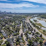 3Bd Luxury Home, Steps To Calgary Dt, River, Hospital